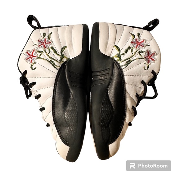 NIKE AIR JORDAN Toddler Unisex Floral Black White Sneakers RN6955-100 Size 9C - Picture 4 of 8